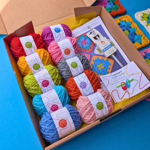 Learn to crochet, how to crochet, simple crochet kit, DIY crochet, crochet tools and materials, crochet tutorials, crochet for beginners