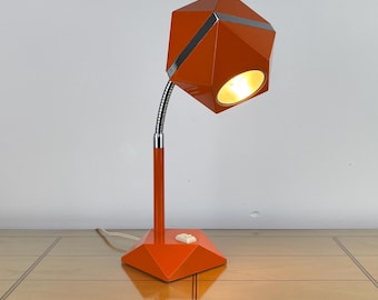 Vintage geometrische zeshoekige bureaulamp uit de jaren 70, zeldzaam, oranje metalen lamp met flexibele arm, space age-stijl, pop art, mid-century stijl.