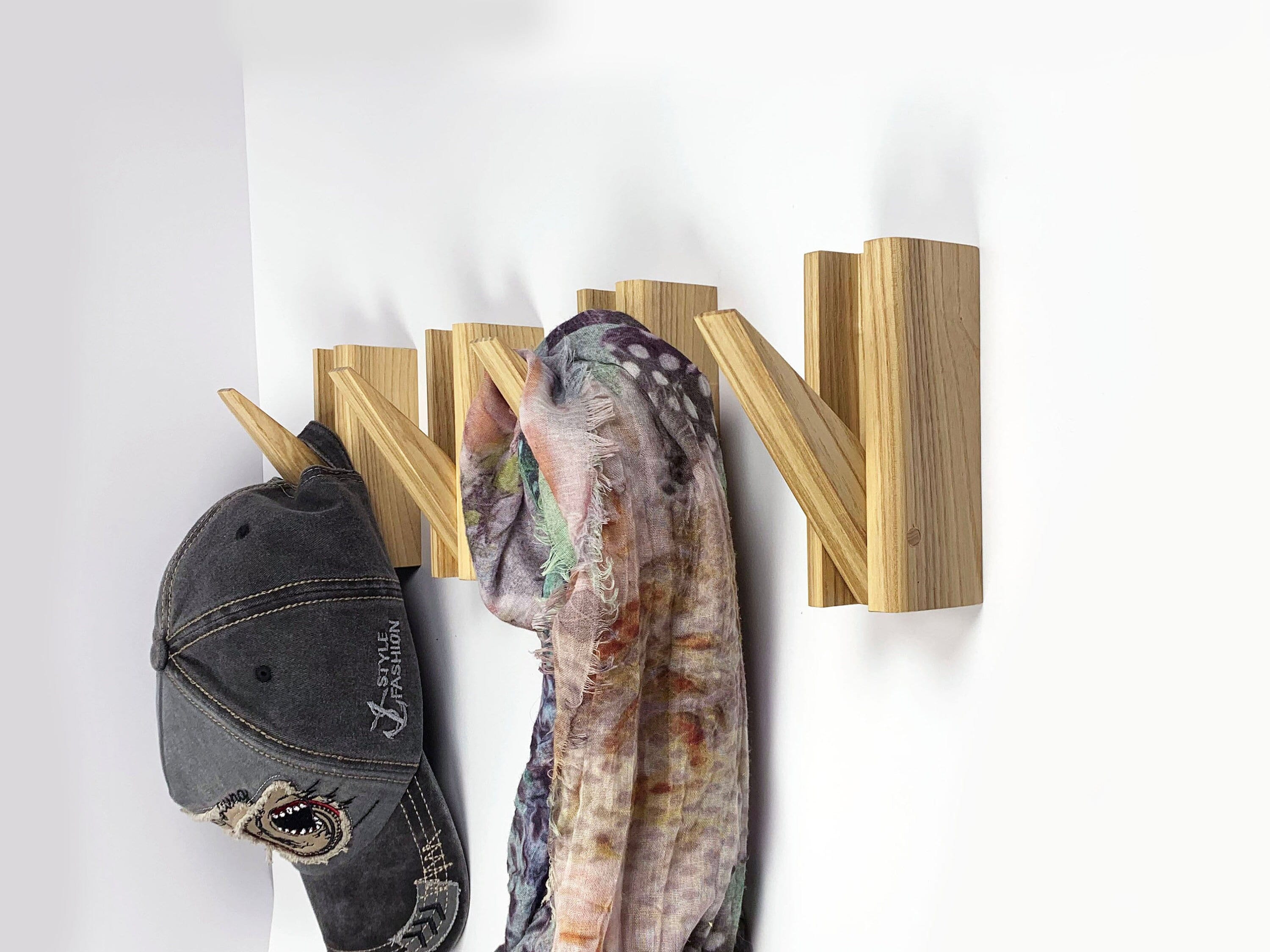 Wood vertical coat rack for clothing