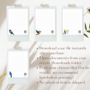 Op de afbeelding: Vier afdrukbare digitale papieren met verschillende vogel illustraties. Elk papier heeft een QR-code en gestreept papier. De tekst onder de papieren luidt: "Download uw bestand direct na aankoop. Open documenten vanuit uw recente Downloads-map. Print de door u gekozen bestanden (voor de beste resultaten raden we randloos afdrukken aan). Er wordt geen fysiek item verzonden."