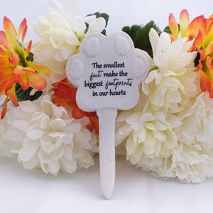 Pet Memorial Pawprint Stake