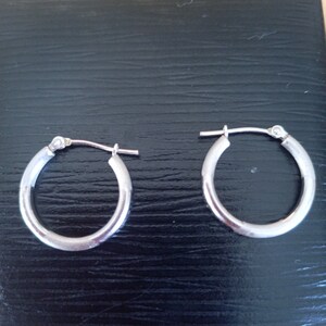 Vintage 10K white gold hoop earrings image 2