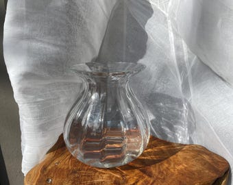 Vintage Ribbed Anemone Flower Crystal Glass Vase, Classic Home Decor Syle, Statement Vignette Piece, Side Table Decor