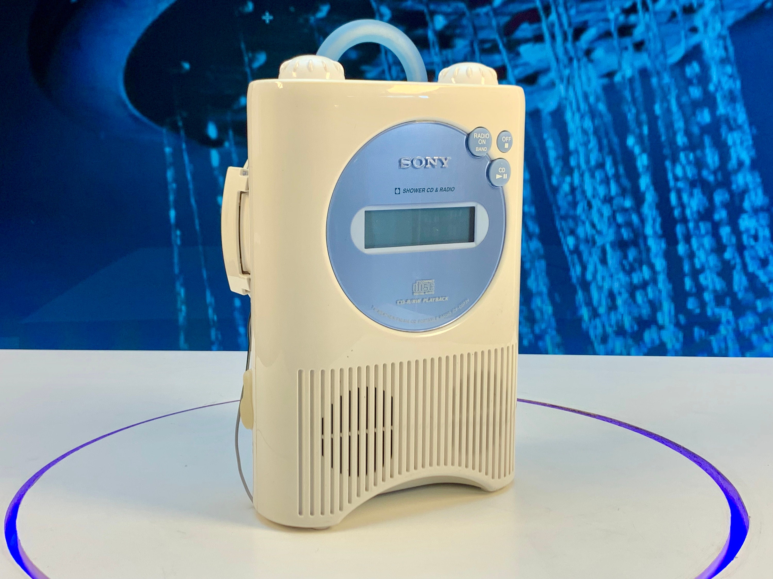 SONY SHOWER CD & RADIO ポータブルCDプレーヤー（ソニー、FM