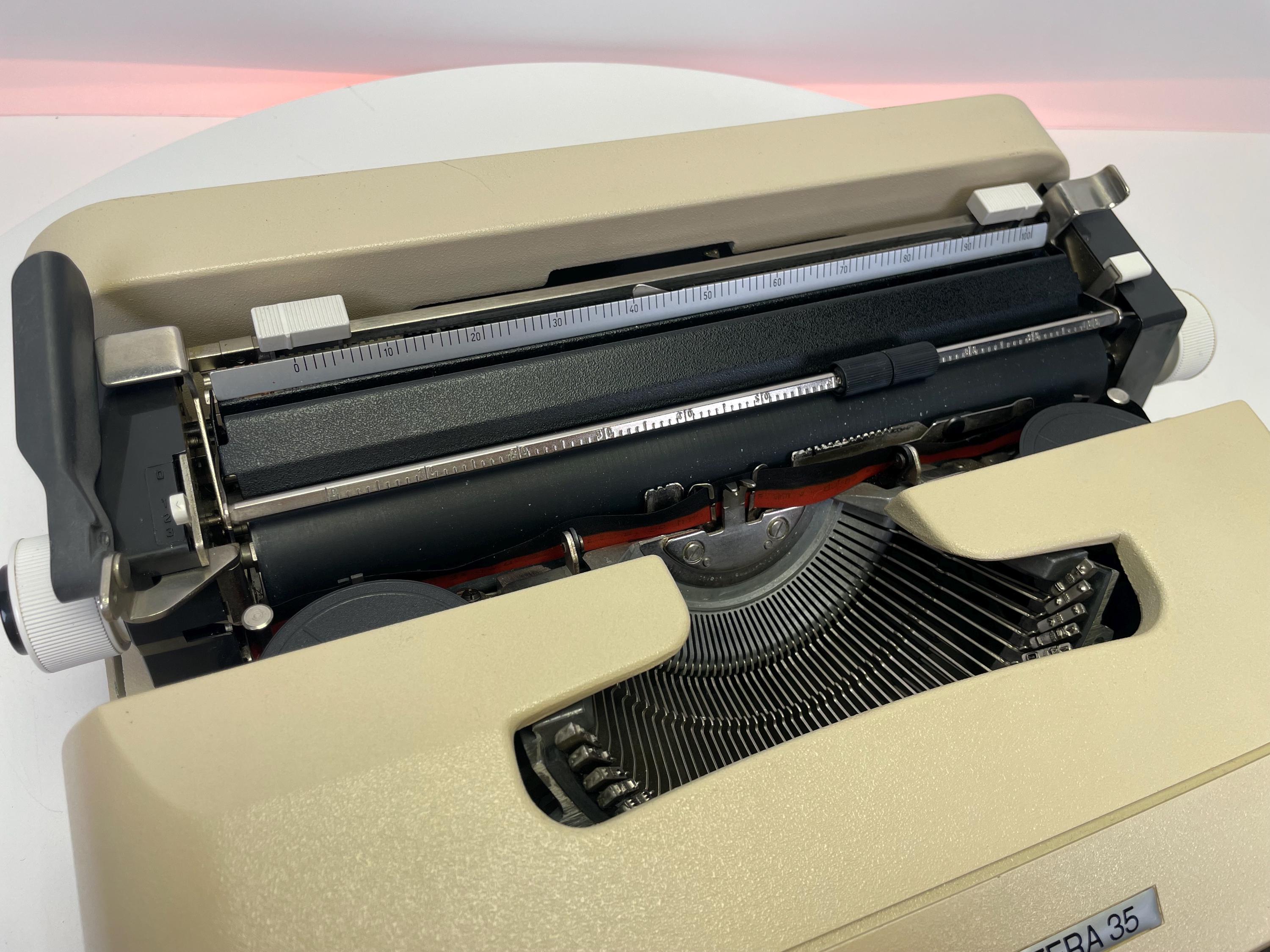 ヴィンテージ Olivetti Lettera 35 タイプライター、オリジナルケース