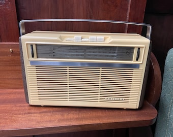Classic 1961 Philips L3X14T Radio - A Nostalgic Journey