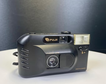 Fuji DL-7, Point and Shoot Light Film Camera, 35 mm, Made in Japan, Simple and Convenient, 1980s, Auto Flash, Tested and Working