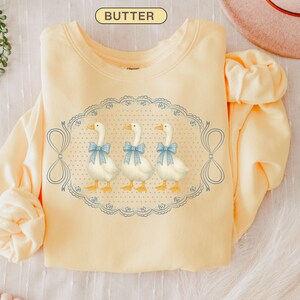 Vintage Country Geese Comfort Colors Sweatshirt Blue 1980s Kitchen Farmhouse Crewneck Silly Goose Lover Tshirt Retro Mama Cottagecore Butter