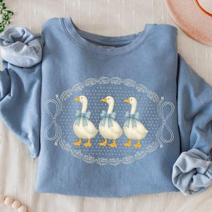 Vintage Country Geese Comfort Colors Sweatshirt Blue 1980s Kitchen Farmhouse Crewneck Silly Goose Lover Tshirt Retro Mama Cottagecore