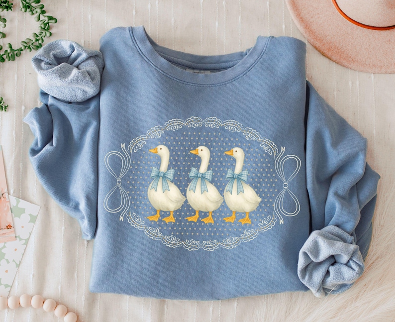Vintage Country Geese Comfort Colors Sweatshirt Blue 1980s Kitchen Farmhouse Crewneck Silly Goose Lover Tshirt Retro Mama Cottagecore Blue Jean