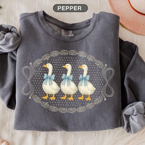 Vintage Country Geese Comfort Colors Sweatshirt Blue 1980s Kitchen Farmhouse Crewneck Silly Goose Lover Tshirt Retro Mama Cottagecore Pepper