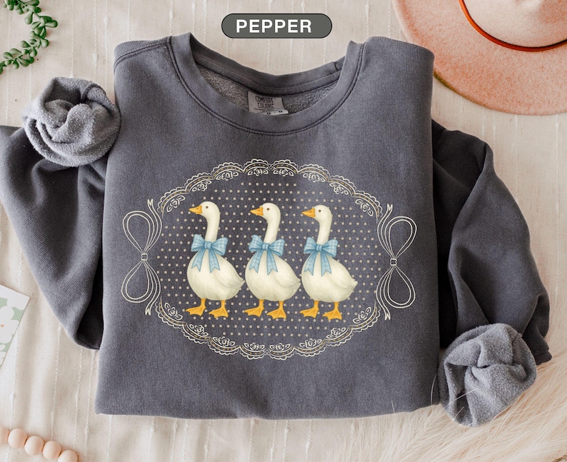Vintage Country Geese Comfort Colors Sweatshirt Blue 1980s Kitchen Farmhouse Crewneck Silly Goose Lover Tshirt Retro Mama Cottagecore Pepper