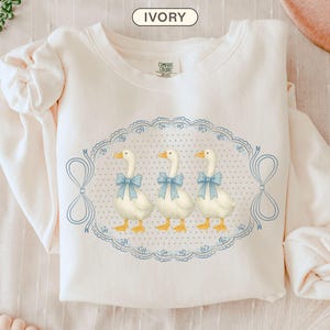 Vintage Country Geese Comfort Colors Sweatshirt Blue 1980s Kitchen Farmhouse Crewneck Silly Goose Lover Tshirt Retro Mama Cottagecore Ivory