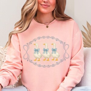 Vintage Country Geese Comfort Colors Sweatshirt Blue 1980s Kitchen Farmhouse Crewneck Silly Goose Lover Tshirt Retro Mama Cottagecore Peachy