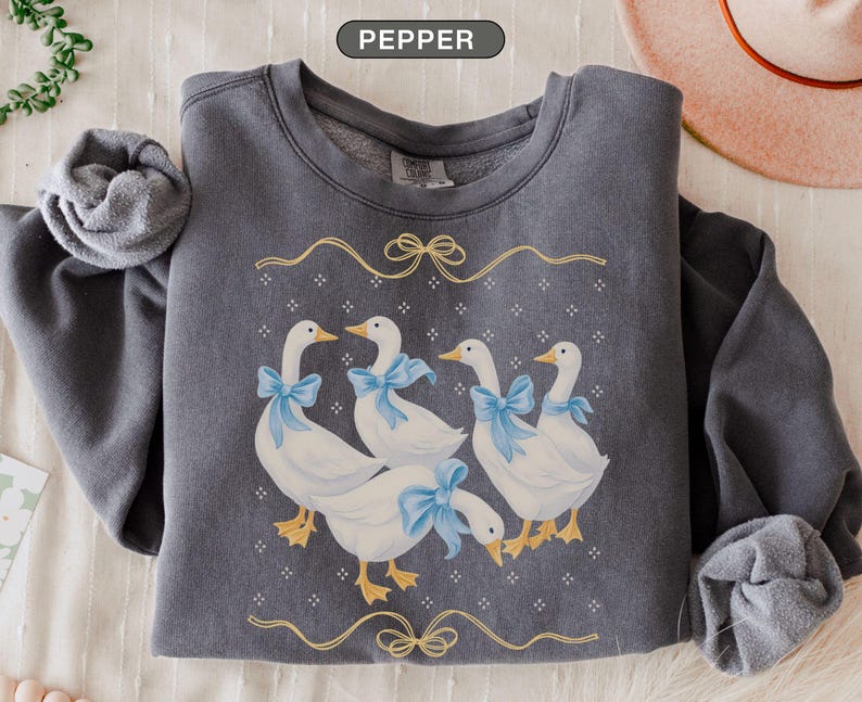 Vintage Country Geese Comfort Colors Sweatshirt Blue 1980s Kitchen Farmhouse Crewneck Silly Goose Lover Tshirt Retro Mama Cottagecore Pepper