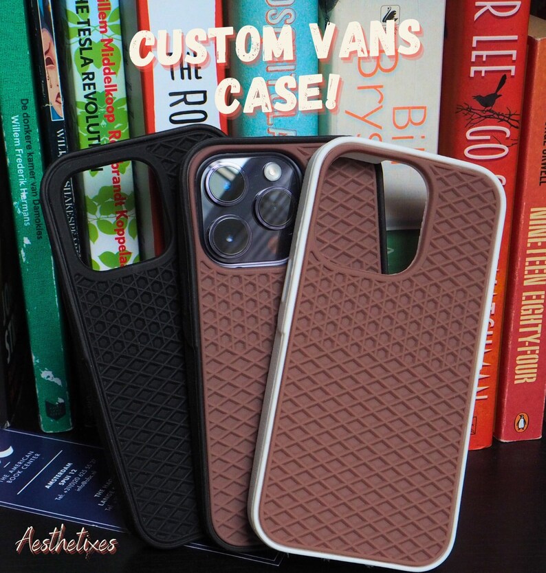 Coque personnalisée inspirée des Vans Coque en caoutchouc unique à semelle gaufrée pour iPhone 15, 14, 13, 12, 11, XR, XS, X Coques iPhone inspirées de la OLD Skool image 1