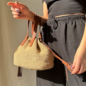 Raffia Purse Bag, Crochet Bucket Handbag, Minimalist Summer Bag, Evening Wrist Bag, Boho Style Straw Drawstring Bag, Handmade Gifts for Her