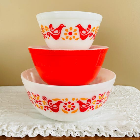 Vintage Pyrex Mixing Bowl Set of 3, Friendship by Pyrex 401, 402, 403 Bowls, Retro Spring Flowers, Cottage Core Farmhouse Chic Aesthetic