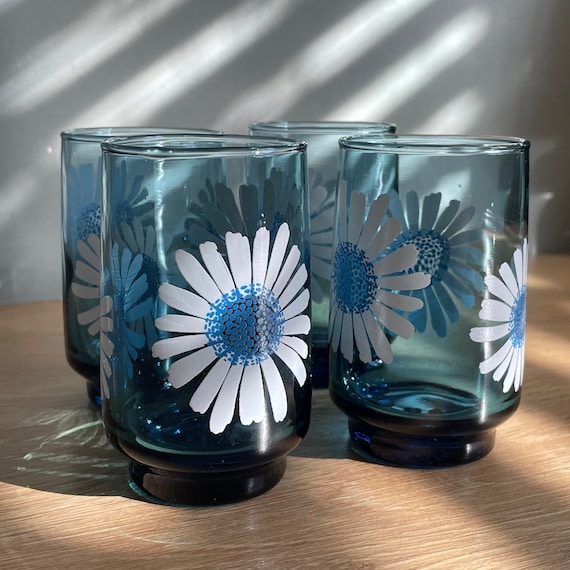 1970s Vintage Juice Glasses Set of 4 Dominion Glass Canada Blue with Flowers 70s Retro Flower Design Floral Glassware Tumblers Drinkware