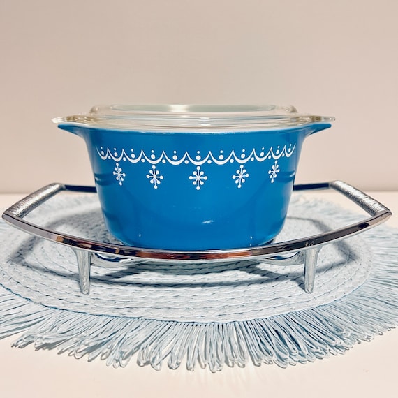 Vintage Pyrex Snowflake Blue 473 Casserole Dish 1 Quart with Lid