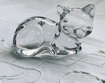 Vintage Crystal Cat Figurine - Perfect Gift for Cat Lovers - Crystal Cat Décor - A Delightful Treasure for Crazy Cat Enthusiasts