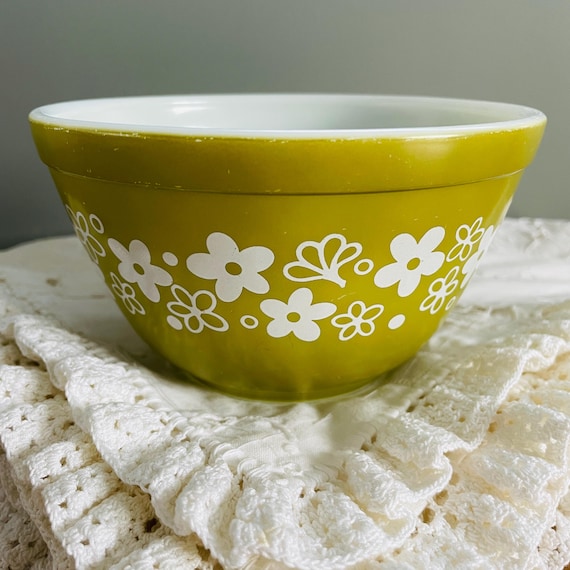 Pyrex Spring Blossom Green 5" Mixing Bowl (Large Flowers) by Corning, Pyrex 401 Mixing Bowl, Compliments 1970s Corelle Crazy Daisy Pattern