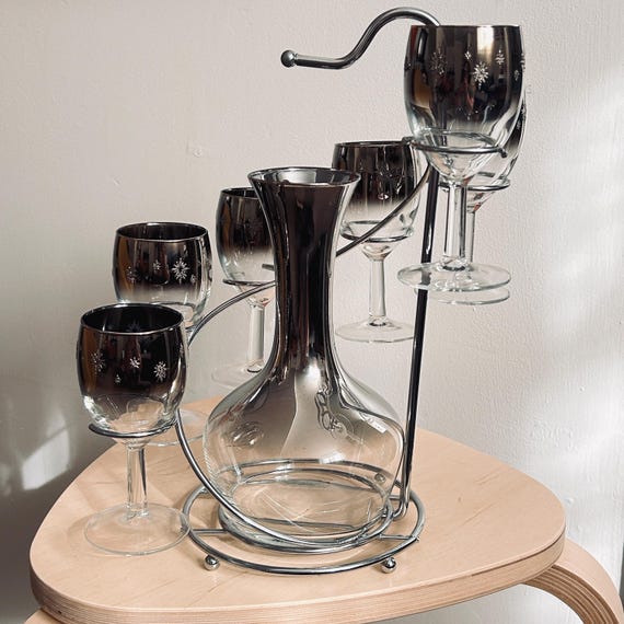 Vitreon MCM Wine Decanter Set with Caddy – Silver Starburst Glasses, Atomic Barware