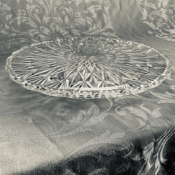 Geometric Pattern Vintage Glass Footed Cake Plate - Large Serving Platter for Cakes, Tortes, Cupcakes, Sandwiches, etc. - Art Deco Glassware