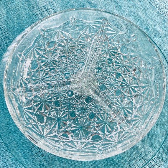 French Vintage 7'5" Relish Tray with 3 Sections for Bonbons and Candy Dish - Stylish Daisy and Button Crystal for Entertaining