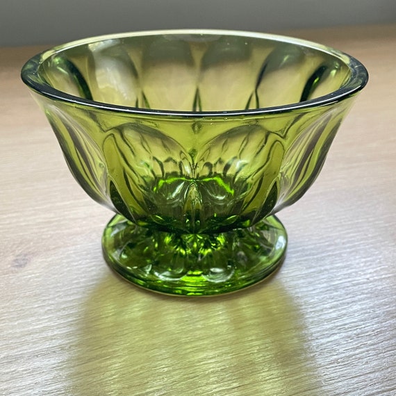 Anchor Hocking Fairfield Candy Bowl - Retro Avocado Green Glass Dish for Candies, Bonbons, Nuts - MCM Serveware