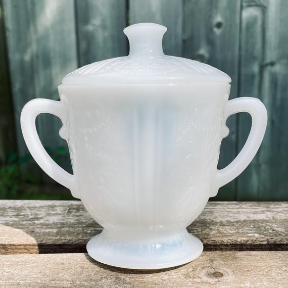 Vintage American Sweetheart Monax Sugar Bowl with Lid • Depression Glass by MacBeth-Evans • 1930s Opalescent Footed Bowl, Scarce Collectible
