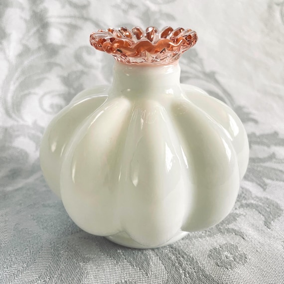 Vintage Fenton Rose Crest Melon Bud Vase – Milk Glass, 1940s Art Glass
