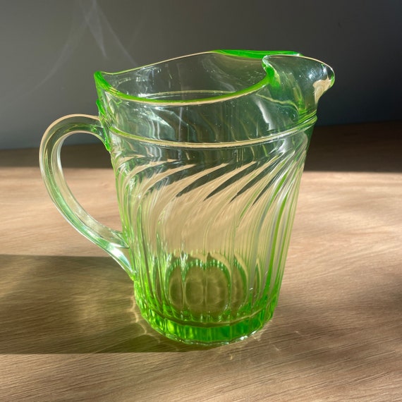 Uranium Green Depression Glass Drink Pitcher Vintage Art Deco Ribbed Wavy Swirl Pattern Glows Under UV Light Water Juice Serveware Tableware