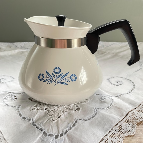 Darling Vintage Corning Ware P-104 Teapot • Blue Cornflower 6 Cup with Original Metal Lid • Made in USA • 1960s MCM Kitchen Decor