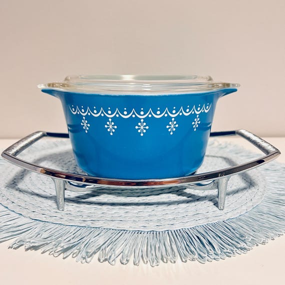 Vintage Pyrex Snowflake Blue 473 Casserole Dish 1 Quart with Lid