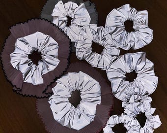 Scrunchie Soyeux Imprimé Léopard Rose - Unique Et Nouveau Avec étiquettes