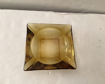 Cenicero cuadrado de cristal ámbar vintage MCM 5
