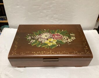 Caja de plata antigua de madera pintada a mano con flores