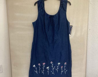 Vestido vintage Brett Axilander talla 18, de mezclilla, estilo campesino, con bordado floral en el dobladillo.