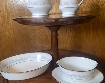 Contemporary Fine China; by Noritake. 2181 MARYWOOD 7 Piece Place