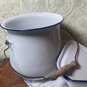 Vintage Enamel Chamber Slop Pot with Lid & Soap Dish Blue Rim White Enamel Bucket Primitive Farmhouse Grandmacore Decor Rustic Cottagecore