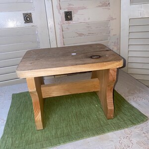 Vintage Wooden Step Stool Primitive Farmhouse Foot Stool Rustic Grandmacore Wood Small Bench Cottagecore Bathroom Kitchen Riser Plant Stand