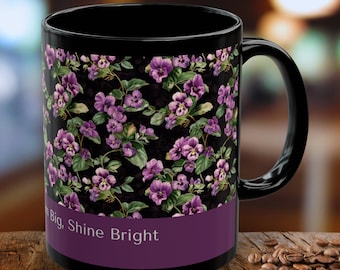 Violett födelseblomma-mugg: Personlig födelsedagspresent i februari