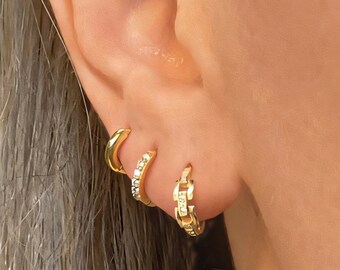 Diamond Earrings • Earring for Women • Gold & Platinum colors • Sparkling Earrings Collection • Minimalist Modern earrings.