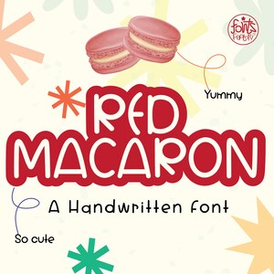 Könnte beinhalten: Red Macaron ist eine handgeschriebene Schriftart. Die Schriftart wird in einem rot-weißen Farbschema mit einem weißen Umriss angezeigt. Die Schriftart wird mit zwei roten Macarons mit weißer Füllung angezeigt. Der Text "Yummy" wird in schwarzem Text angezeigt. Der Text "So cute" wird in schwarzem Text angezeigt. Der Text "A Handwritten Font" wird in schwarzem Text angezeigt.