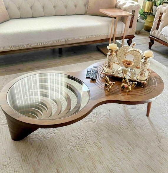 Mid-Century Modern Couchtisch aus Nussbaum mit gehärtetem Glas