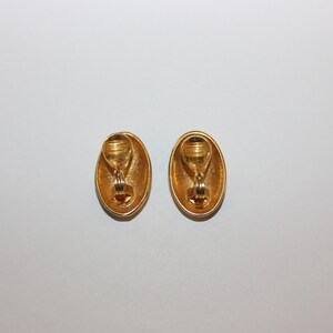 Boucles d'oreilles clip ovales vintage Monet dorées et noires image 2