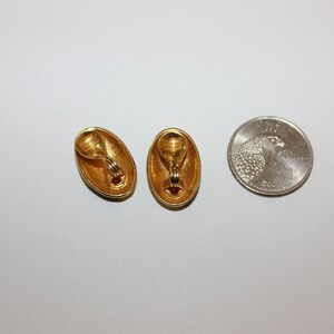 Boucles d'oreilles clip ovales vintage Monet dorées et noires image 4