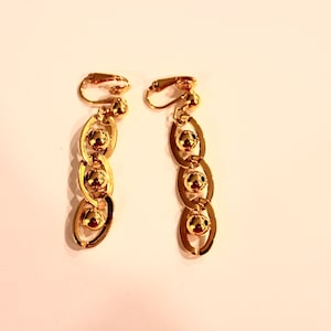 brincos vintage AVON pendurados e bola