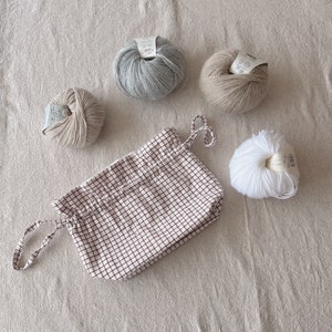 POCHETTE , Petit sac de projet tricot/crochet en tissu ( Intérieur doublé ) cousu à la main.